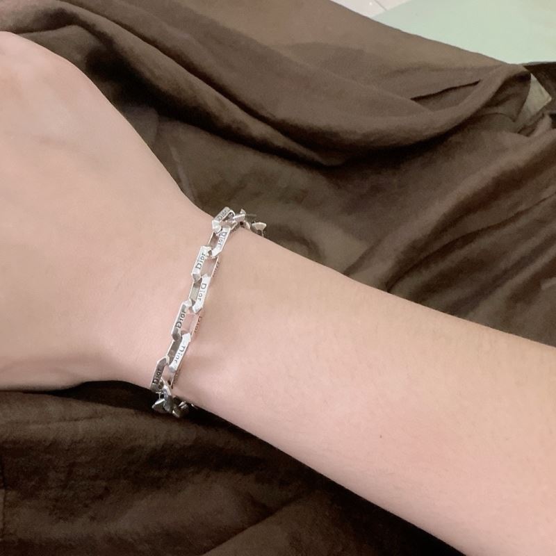 chr1st1an D10r bracelets